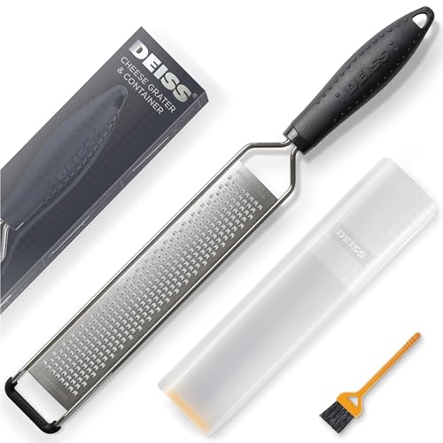 Deiss LUX Feine Reibe & Zester für Zitrone, Parmesankäse Handreibe - Gewürze, Zitrusfrüchte, Hartkäse, Knoblauch, Schokolade, Nüsse, Ingwerreibe - Gemüsehobel & Edelstahlreibe Deiss LUX Feine Reibe & Zester für Zitrone, Parmesankäse Handreibe - Gewürze, Zitrusfrüchte, Hartkäse, Knoblauch, Schokolade, Nüsse, Ingwerreibe - Gemüsehobel & Edelstahlreibe von Deiss