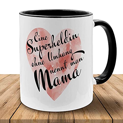 Tasse mit Motiv - Superheldin Mama Herz - in vielen Farben, perfekt zum Muttertag, Geburtstag, Kaffeetasse mit brillantem Aufdruck, Becher, spülmaschinenfest, Schwarz-Weiß von Deitert