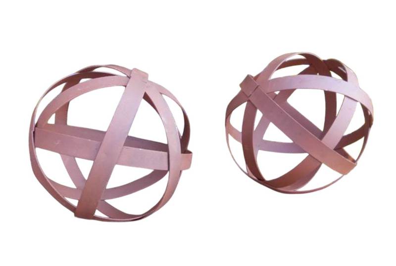Deko-Impression Dekofigur Kugeln Deko-Kugeln Flacheisen Gitterkugeln massiv Rostfarben je 12 cm (2 St) von Deko-Impression
