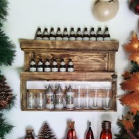 Bier Regal Für 16 Flasche Und 6 Gläser Palettenmöbel Vintage Wandregal Holz Bar Rustikal Geflammt Neue Paletten von DekoEllen