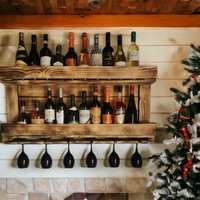 Weinregal Palettenmöbel Vintage Wandregal Holz Bar Rustikal Geflammt Neue Paletten | Text Nach Wunsch | Max. 17 Zeichen Lang von DekoEllen