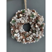 Kranz Winterlich 30 cm Frosty Zapfen Trockenblumen Kunstzweige Weihnachten Advent von DekoManufakturDE