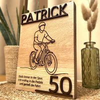 Holzschild Geburtstag Personalisiert Mit Fahrradfahrer E Bike Fahrer | Name, Alter & Gravur Geschenk Für Radfahrer Runder Holzschild Geburtstag Personalisiert Mit Fahrradfahrer E Bike Fahrer | Name, Alter & Gravur Geschenk Für Radfahrer Runder von DekoRick