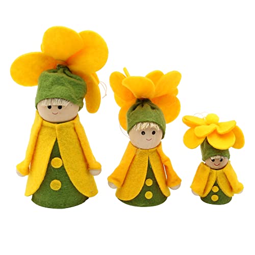 Dekohelden24 3er Set Filz-Püppchen zum Hinstellen oder Aufhängen, mit gelber Kutte und Blumen-Hut, 3 unterschiedliche Größen von 6 bis 12 cm von Dekohelden24