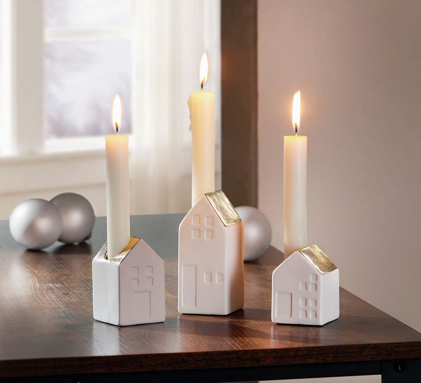 Dekoleidenschaft Kerzenhalter Häuschen" aus Porzellan in weiß + gold, (3 St., im Set), Kerzenständer für Stabkerzen / Tafelkerzen" von Dekoleidenschaft