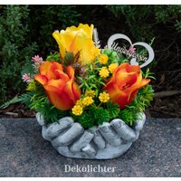 Grabgesteck Auf Schale in Handform Grabschmuck Gesteck 18cm, Rosen, Kunstgesteck Gips Frühling von Dekolichter