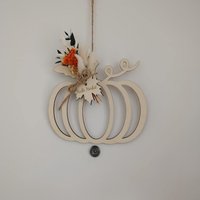 Tür Kranz | Loop Kürbis Mit Blatt |Trockenblumen Lasergravur Geschenk Herbst Herbstkranz von DekomaeuschenShopDE