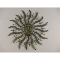 Rustikale Metall Sonne Wandkunst - Exklusive Wanddekoration Sonnenskulptur Handgemachte Luxus Geschenkidee von DekorStyle