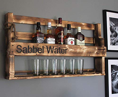 Dekorie Holz Whiskey Regal mit Gläserhalter Vintage Shabby mit Druck | fertig montiert für den Wohnbereich 14T x 90B x 50H cm (Braun (geflammt)) (Sabbel Water (geflammt)) von Dekorie