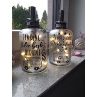 Leuchtflasche Mit Spruch Camping Wohnmobil Led Flaschenlicht Dekolampe Geschenk Leuchtflasche Mit Spruch Camping Wohnmobil Led Flaschenlicht Dekolampe Geschenk von DekostudioBirgit