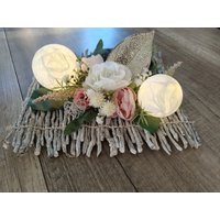 Tischdeko Tischgesteck Rebenmatte Blumen 10 Leds Timer Tischdeko Tischgesteck Rebenmatte Blumen 10 Leds Timer von DekostudioBirgit