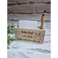 Notitzzettelhalter, Hattu Kopf Wie Sieb, Muttu Aufschreiben, Kulihalter Hase Holz, Herzschrift Notitzzettelhalter, Hattu Kopf Wie Sieb, Muttu Aufschreiben, Kulihalter Hase Holz, Herzschrift von DekostuebchenJakobs