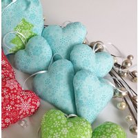 stoffherzen - Herzen Dekoherzen Blau, Baumschmuck, Weihnachtsdeko, Türkranz, Fensterdeko, Geschenkanhänger, Tischdeko, Christbaumschmuck stoffherzen - Herzen Dekoherzen Blau, Baumschmuck, Weihnachtsdeko, Türkranz, Fensterdeko, Geschenkanhänger, Tischdeko, Christbaumschmuck von DekostuebchenbyDaBu