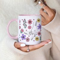 Muttertagsgeschenk Tasse Muttertag Personalisiert Mit Namen Sohn Tochter Mama Mutter Geschenk Blumen Kaffeetasse Aus Keramik 330 Ml von DelMaDE