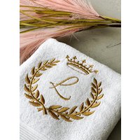 Monogramm-Tuch - Personalisiertes Handtuch Frottee-Baumwolltuch Weißes Kronentuch von DelicateHome