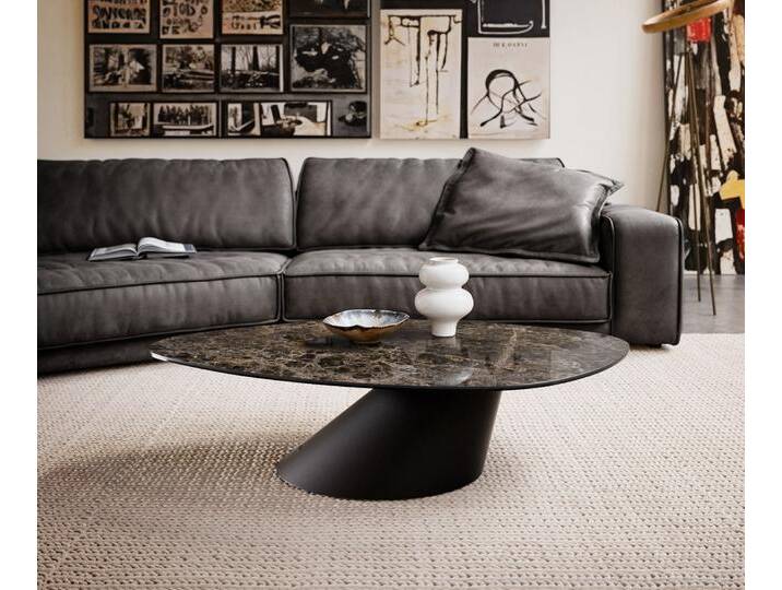 Couchtisch Edge Organisch 140x76 cm Keramik Laminam® Emperador Extra Lucidato Dunkelbraun Conis Metall Schwarz, Couchtische von Delife