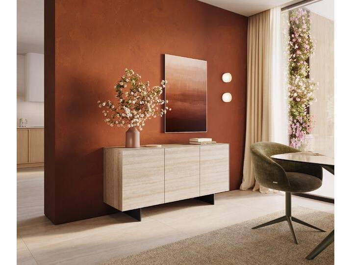Sideboard Cuor 150 cm Keramik Laminam® Travertino Bianco Creme-Weiß 3 Türen Fuß Schwebeoptik Metall Schwarz, Sideboards von Delife