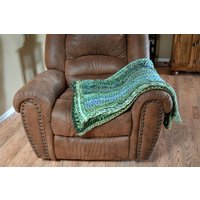 Handgefertigte Häkeldecke Waldbach Design | 50x70 von DelightedbyIvy