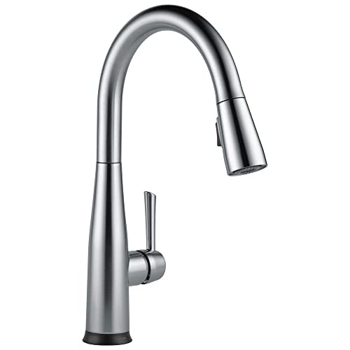 Delta Wasserhahn Essa Single Griff Pull-Down-Küchenarmatur mit magnetischem Docking von DELTA FAUCET