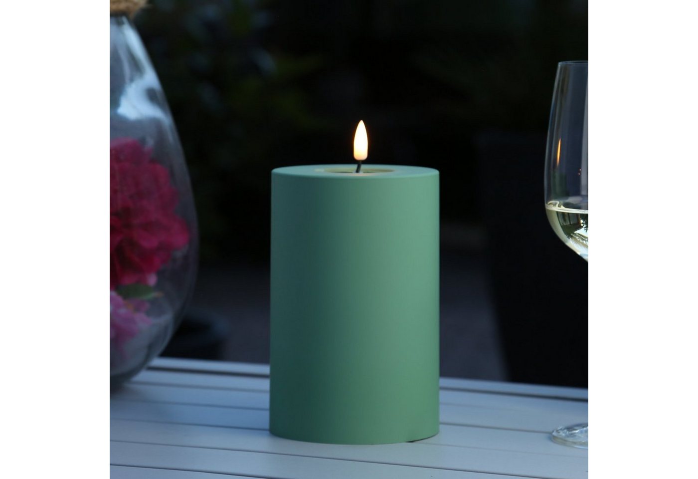 Deluxe Homeart LED-Kerze LED Kerze MIA Deluxe für Außen flackernd H: 15cm D: 10cm grün outdoor (1-tlg) von Deluxe Homeart