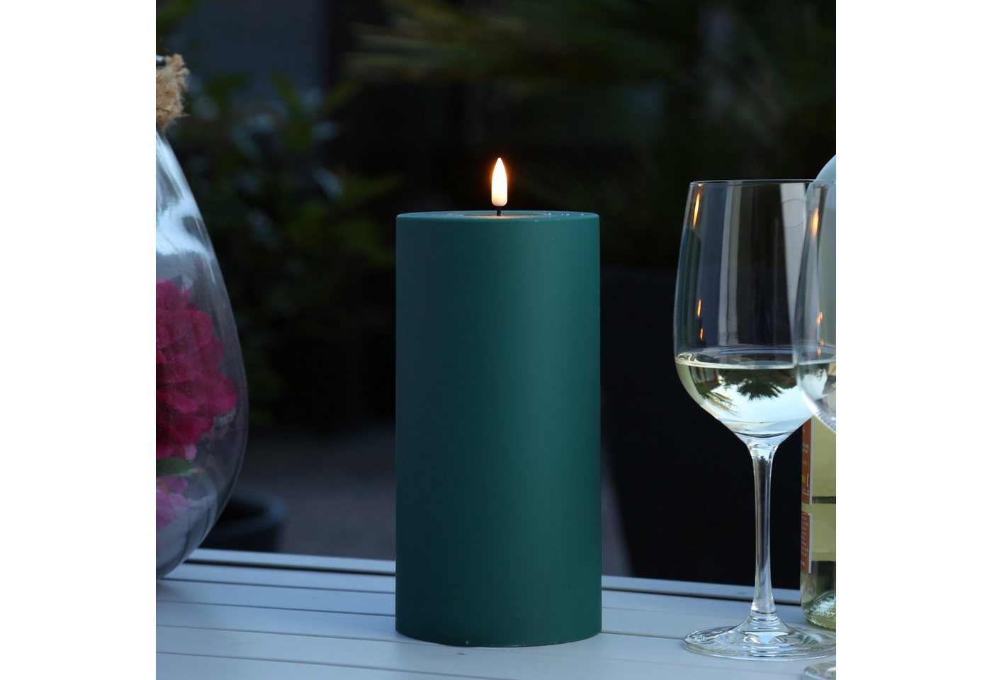 Deluxe Homeart LED-Kerze MIA Deluxe für Außen flackernd H: 20cm D: 10cm outdoor dunkelgrün (1-tlg) von Deluxe Homeart