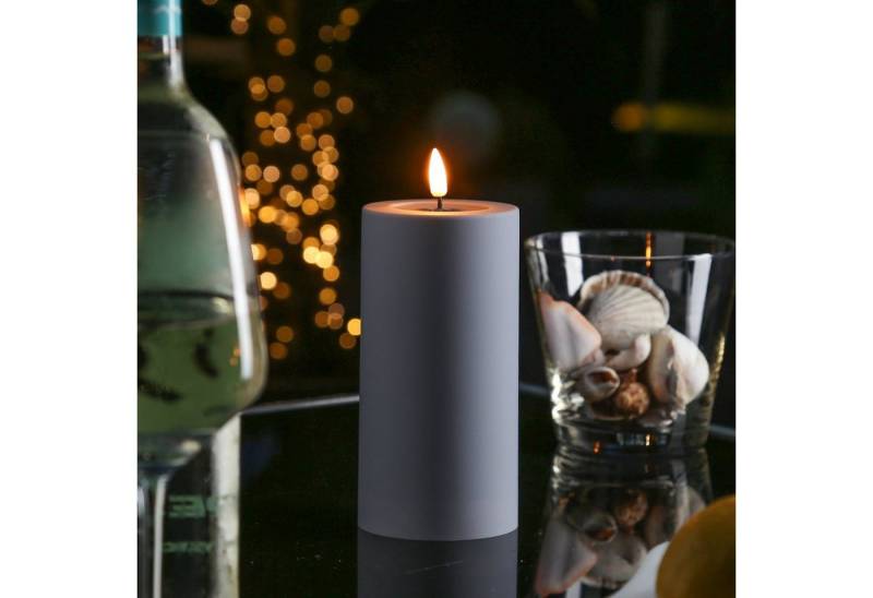 Deluxe Homeart LED-Kerze MIA Deluxe für Außen flackernde Flamme H: 15cm D: 7,5cm outdoor grau (1-tlg) von Deluxe Homeart