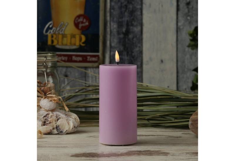 Deluxe Homeart LED-Kerze LED Kerze Mia Echtwachs 3D Flamme flackernd H: 15cm D: 7,5cm lavendel (1-tlg) von Deluxe Homeart
