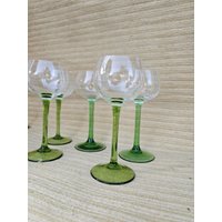 5 Alte Weingläser Weinglas Mit Grünem Stiel, Um 1930Er, Art Deco, Uranglas 5 Alte Weingläser Weinglas Mit Grünem Stiel, Um 1930Er, Art Deco, Uranglas von DemDemShop