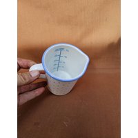 Mündener Email Messbecher Schnabelkanne Aus Emaille 0, 5L Made in Germany Mündener Email Messbecher Schnabelkanne Aus Emaille 0, 5L Made in Germany von DemDemShop