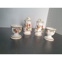 Villeroy & Boch Portobello, Salz Und Pfeffer Streuer Mit 2 Eierbecher 4 Er Set Villeroy & Boch Portobello, Salz Und Pfeffer Streuer Mit 2 Eierbecher 4 Er Set von DemDemShop