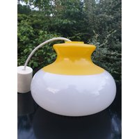 Vintage Space Age Hängelampe, 1970Er Gelb-Weiss Glas von DemDemShop