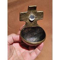 Weihwasser-Wandkessel Mit Kreuz Aus Bronze 9 X 8 cm Weihwasser-Wandkessel Mit Kreuz Aus Bronze 9 X 8 cm von DemDemShop