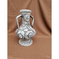 Zwei Henkel Vase Walter Gerhards Keramik Nr. 2252/30 Matt Creme Rosenmotiv von DemDemShop