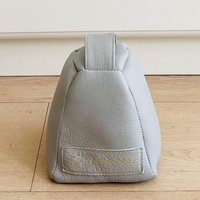 Handgefertigter Luxus-Türstopper Aus Hellgrauem Leder. Mit Sand Gefüllt. Schön Und Praktisch. Ein Tolles Geschenk Handgefertigter Luxus-Türstopper Aus Hellgrauem Leder. Mit Sand Gefüllt. Schön Und Praktisch. Ein Tolles Geschenk von DepsterDesign