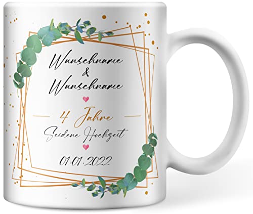 Tasse personalisiert mit Namen und Datum zum Hochzeitstag, Seidene Hochzeit 4 Jahre verheiratet, Ehe Jubiläum Kaffeetasse selbst gestalten (4 Jahre - Seidene Hochzeit) von Deqosy