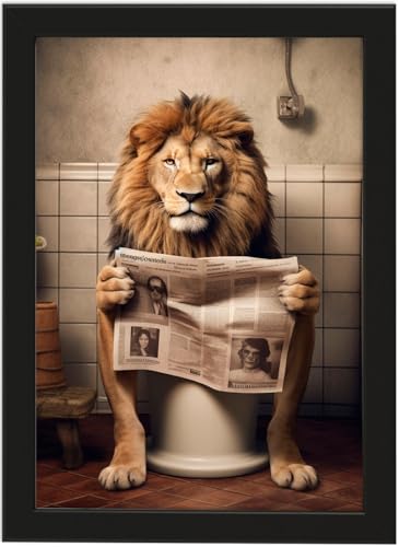 Löwe auf WC, Poster DIN A4 mit Rahmen, Toilette Badezimmer Deko Bild, Wand-Deko Bilder Lustiges Geschenk von Deqosy