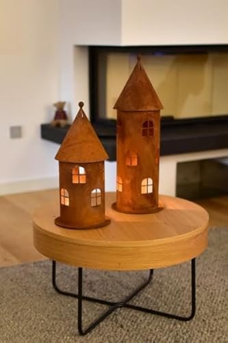 Der-Porzellan-Laden Turmwindlicht aus Metall, Edelrost Deko, 42 x 16 cm, rustikal & robust, ideales Windlicht für Innen- und Außenbereich, perfekt als stimmungsvolle Dekoration von Der-Porzellan-Laden