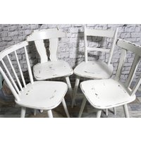 4 Weiße Holzstühle Shabby Stühle Küchenstühle Esszimmerstühle Creme Weiß 60Er Jahre Chic Möbel Vintage Landhaus Country 4Er Set von DerKleineShabbyLaden