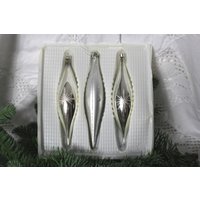 Alter Vintage Weihnachtsschmuck 3 Christbaum Tropfen Christbaumkugeln Deko Für Weihnachten Silber 60Er Jahre von DerKleineShabbyLaden