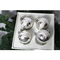 Alter Vintage Weihnachtsschmuck 4 Christbaum Kugeln Christbaumkugeln Deko Für Weihnachten Silber 60Er Jahre Alter Vintage Weihnachtsschmuck 4 Christbaum Kugeln Christbaumkugeln Deko Für Weihnachten Silber 60Er Jahre von DerKleineShabbyLaden