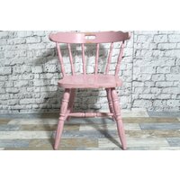 Shabby Armlehnen Sprossenstuhl Holzstuhl Küchenstuhl Stuhl Fuchsia Rosa 60Er Jahre Chic Möbel Vintage Landhaus Country Shabby Armlehnen Sprossenstuhl Holzstuhl Küchenstuhl Stuhl Fuchsia Rosa 60Er Jahre Chic Möbel Vintage Landhaus Country von DerKleineShabbyLaden
