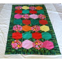 Der Frühling Ist Zurückgekehrt Quilt - Falten Zu Einem Kissen von DerraDesignsByAnne