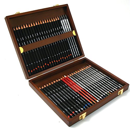Derwent Sketching Collection, Kollektion von Bleistiften und Skizzierstiften in einer Geschenk-Box aus Holz, Zeichnen & Schreiben, 48er-Set, Ideal zum Skizzieren, Professionelle Qualität, 0700759 Derwent Sketching Collection, Kollektion von Bleistiften und Skizzierstiften in einer Geschenk-Box aus Holz, Zeichnen & Schreiben, 48er-Set, Ideal zum Skizzieren, Professionelle Qualität, 0700759 von Derwent