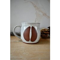 Buffalo Track Keramikkaffeetasse Auf Rotem Ton Mit Weißer Glasur, Keramik Rustikaler Tierspurbecher von DesertPineStudio