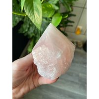 Rosenquarz Halbmond Polierte Spitze | Naturstein Metaphysical Home Decor Wählen Sie Ihre Selbst Rosenquarz Halbmond Polierte Spitze | Naturstein Metaphysical Home Decor Wählen Sie Ihre Selbst von DesertSageCrystals