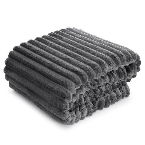 Kuschelige Decke mit Streifenmuster, Weiche Kuscheldecke, Soft, Gestreifte Sofadecke, Flauschige Wohndecke, Steppdecke, MIKROFASER (Grau, 170 x 210 cm) von Design91
