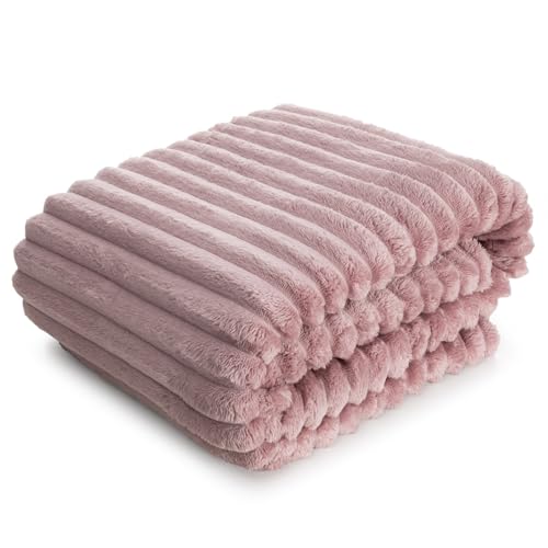 Kuschelige Decke mit Streifenmuster, Weiche Kuscheldecke, Soft, Gestreifte Sofadecke, Flauschige Wohndecke, Steppdecke, MIKROFASER (Rosa, 170 x 210 cm) von Design91