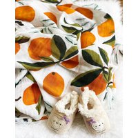 Clementine Musselin Decke, Boho Style, Retro Baby Orange Mit Blättern Grün Blätter Southwest Dekor von DesignByMaya