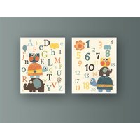 Kinderzimmer Buchstaben Und Zahlen Set Thema in Neutralen Farben Mit Eule Schildkröte Elefant Braun Teal Orange Blau von DesignByMaya