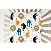 Safari Zoo Crib Sheet, Löwe Tiger Schwarz Panther Gorilla Boho Minky Bettwäsche Dschungel Krippenbettwäsche Personalisiert Sheet Savannah von DesignByMaya